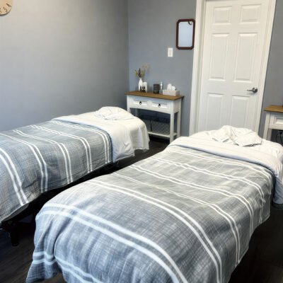 5460 Yonge Street RMT Clinic Willowdale Couples tretment room